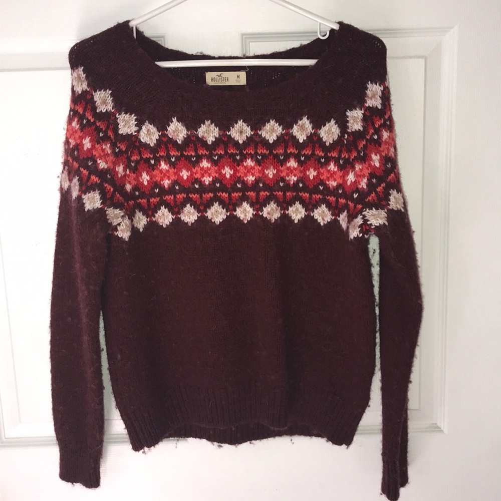 This is a warm sweater from Hollister!